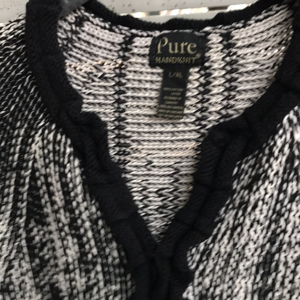 Black and White L/XL Pure Handknit Sweater